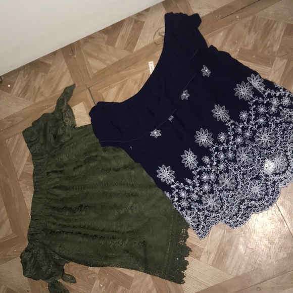 Off the shoulder tops - Picture 1 of 3